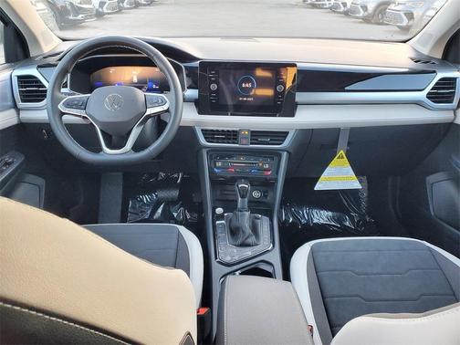 2025 Volkswagen Taos 1.5T SE