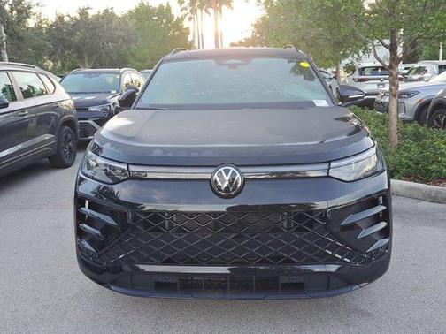 2025 Volkswagen Tiguan 2.0T SE R-Line Black