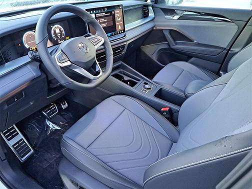 2025 Volkswagen Tiguan 2.0T SE R-Line Black