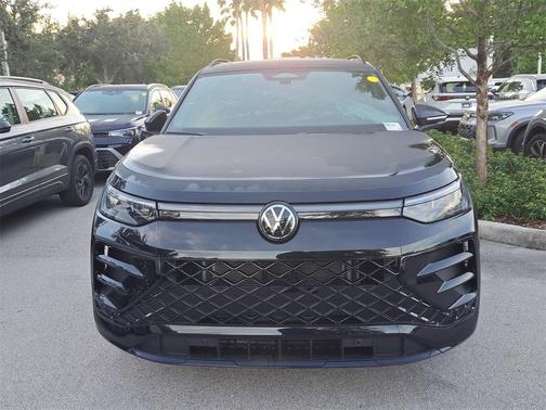 2025 Volkswagen Tiguan 2.0T SE R-Line Black