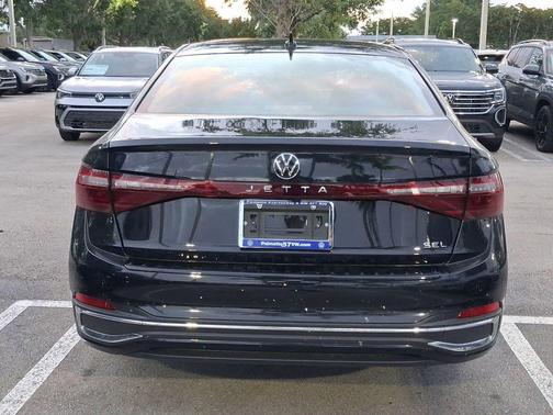 Deep Black Pearl Effect 2026 Volkswagen Jetta 1.5T SEL