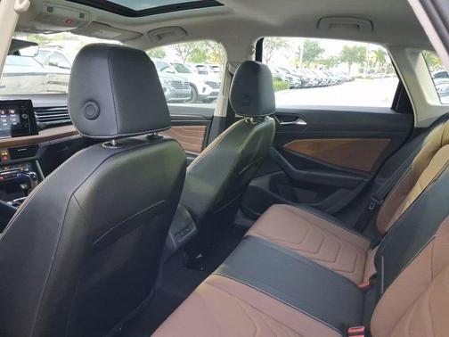 Deep Black Pearl Effect 2026 Volkswagen Jetta 1.5T SEL
