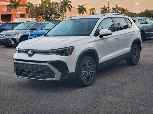 2025 Volkswagen Taos 1.5T SE