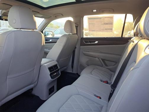 2025 Volkswagen Atlas 2.0T SEL Premium R-Line