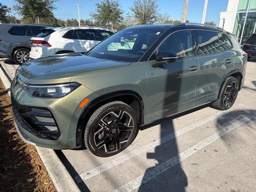 2025 Volkswagen Tiguan 2.0T SEL R-Line