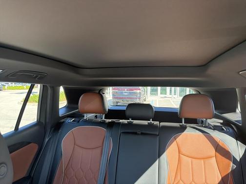 2025 Volkswagen Tiguan 2.0T SEL R-Line