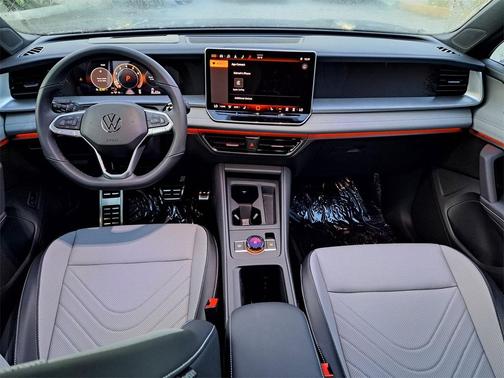 2025 Volkswagen Tiguan 2.0T SE R-Line Black
