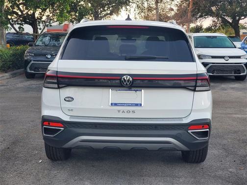 2025 Volkswagen Taos 1.5T SE