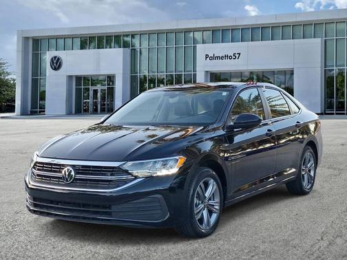 Deep Black Pearl Effect 2024 Volkswagen Jetta 1.5T SE
