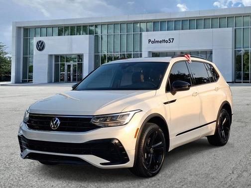 Opal White Pearl Effect 2024 Volkswagen Tiguan 2.0T SE R-Line Black