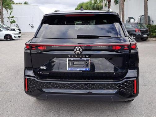 2026 Volkswagen Tiguan 2.0T SEL R-Line