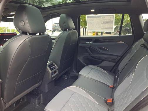 2026 Volkswagen Tiguan 2.0T SEL R-Line