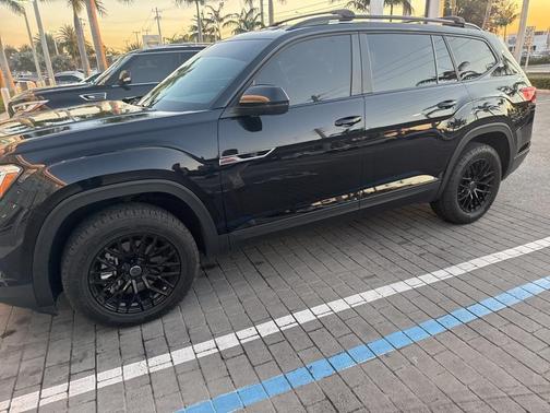 2024 Volkswagen Atlas 2.0T SE