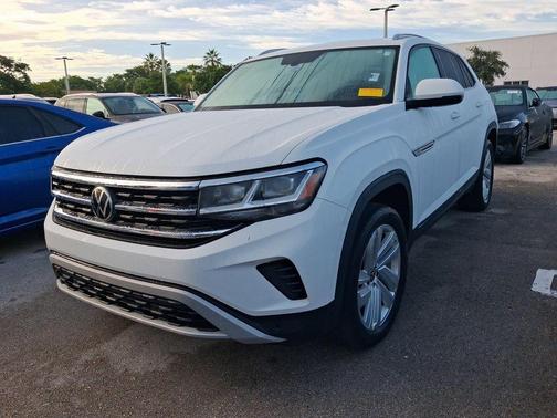 Pure White 2022 Volkswagen Atlas Cross Sport 2.0T SE w/Technology