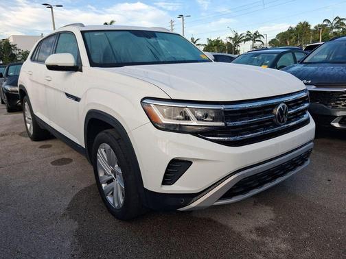 Pure White 2022 Volkswagen Atlas Cross Sport 2.0T SE w/Technology