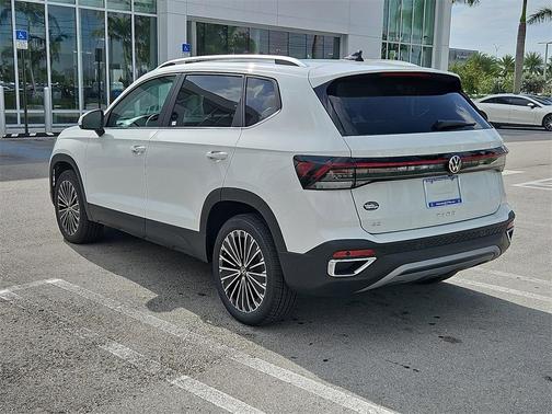 2025 Volkswagen Taos 1.5T SE