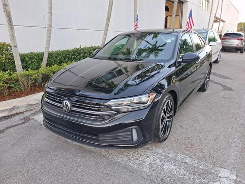 Deep Black Pearl Effect 2024 Volkswagen Jetta 1.5T Sport