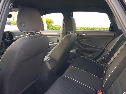 Deep Black Pearl Effect 2024 Volkswagen Jetta 1.5T Sport