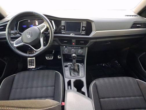 Deep Black Pearl Effect 2024 Volkswagen Jetta 1.5T Sport