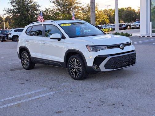 2025 Volkswagen Taos 1.5T SE