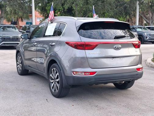 Mineral Silver 2017 Kia Sportage EX