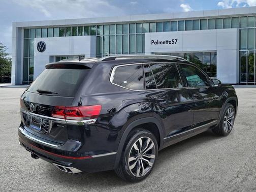 Deep Black Pearl Effect 2023 Volkswagen Atlas 3.6L SEL Premium R-Line