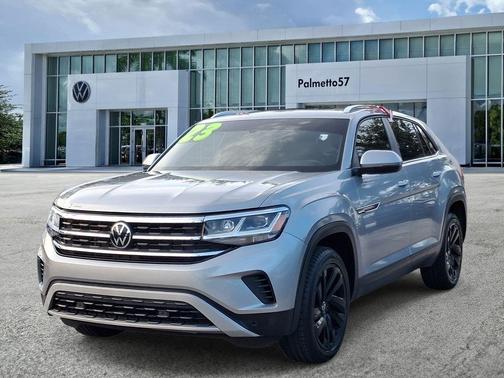 Pyrite Silver Metallic 2023 Volkswagen Atlas Cross Sport 3.6L V6 SE w/Technology