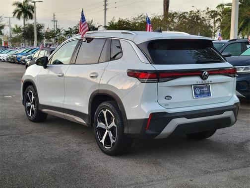 2025 Volkswagen Tiguan 2.0T SE