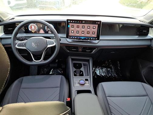 2025 Volkswagen Tiguan 2.0T SE