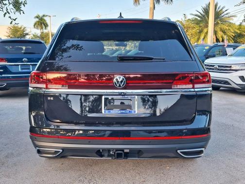 Deep Black Pearl 2026 Volkswagen Atlas 2.0T SE W/TECHNOLOGY