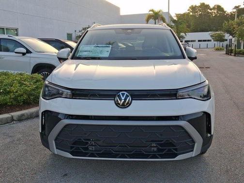 Pure White 2026 Volkswagen Taos 1.5T SE