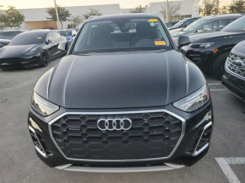 2023 Audi Q5 45 S line quattro Premium
