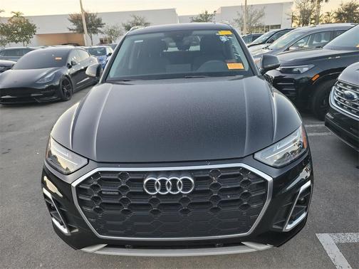 2023 Audi Q5 45 S line quattro Premium