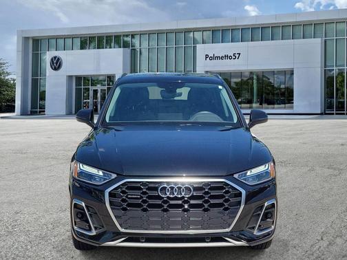Mythos Black Metallic 2023 Audi Q5 45 S line quattro Premium