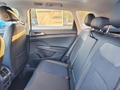 2025 Volkswagen Taos 1.5T SE Black