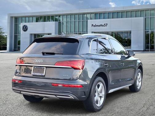 Manhattan Gray Metallic 2023 Audi Q5 40 Premium
