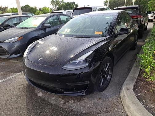 2022 Tesla Model 3 Base
