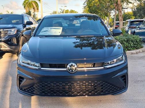 Deep Black Pearl 2026 Volkswagen Jetta 1.5T Sport