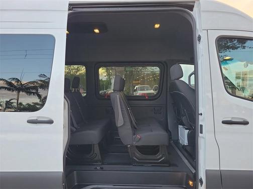 2024 Mercedes-Benz Sprinter 2500 144 WB Standard Roof Passenger