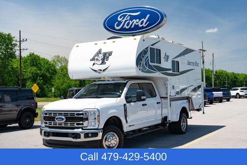 Oxford White 2025 Ford F-350 XLT