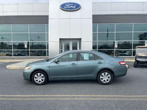 2010 Toyota Camry LE