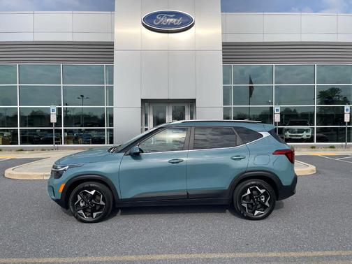 Blue 2024 Kia Seltos EX