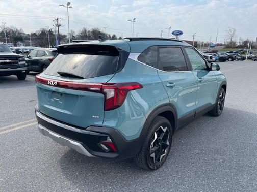 Blue 2024 Kia Seltos EX
