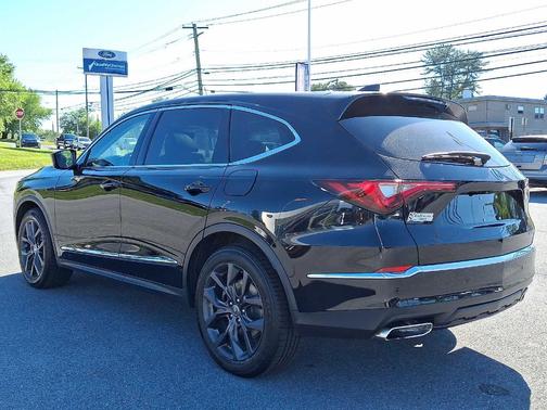 Majestic Black Pearl 2022 Acura MDX Technology