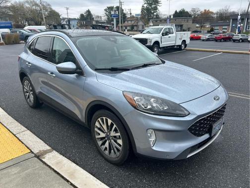 2022 Ford Escape Titanium Hybrid