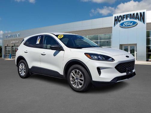 Star White 2022 Ford Escape SE