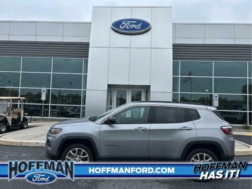 2023 Jeep Compass Latitude Lux