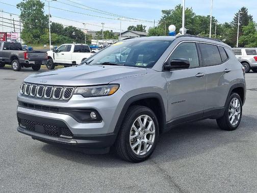2023 Jeep Compass Latitude Lux