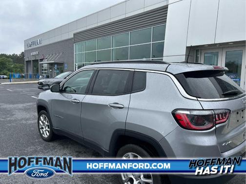 2023 Jeep Compass Latitude Lux