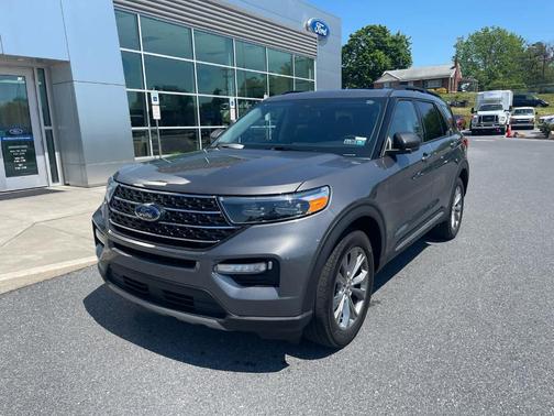 Carbonized Gray Metallic 2023 Ford Explorer XLT
